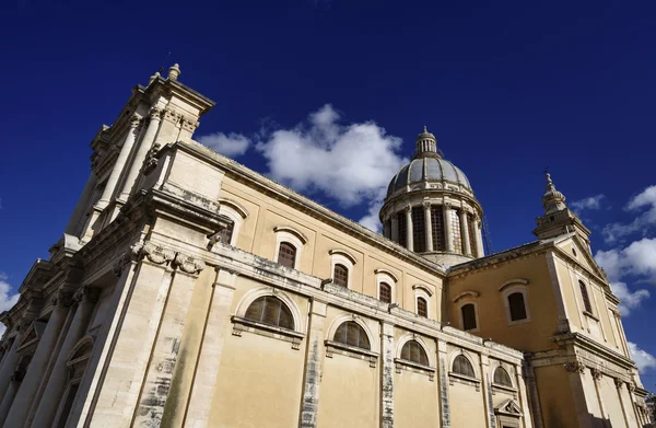 玛丽亚 · 阿隆佛罗伦萨圣母教堂 — 图库照片