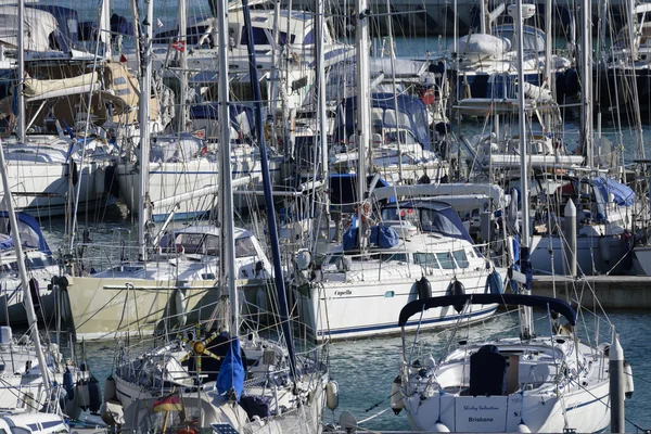 Luxury yachts in the marina — Stock Photo, Image