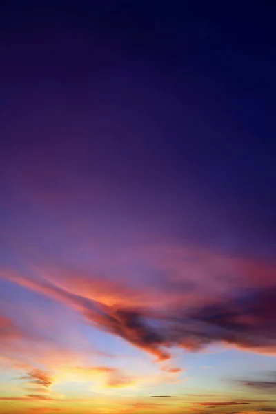 해질 때 하늘의 구름들 — 스톡 사진