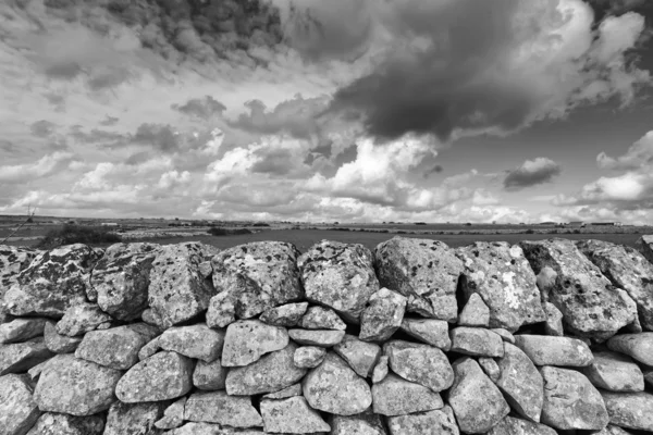 Typické ručně vyrobené sicilské kamenné zdi — Stock fotografie