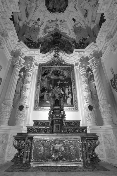 Santa Teresa altar de la iglesia barroca —  Fotos de Stock