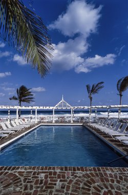 Rıhtımlar üzerinde turist resort