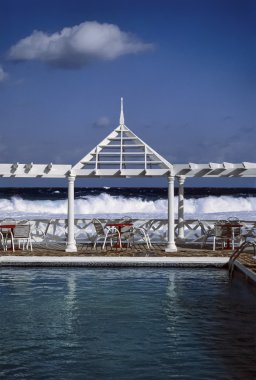 Rıhtımlar üzerinde turist resort