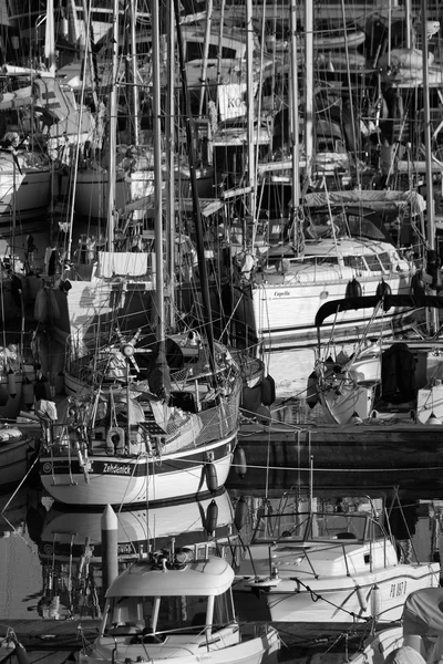 View of luxury yachts in the marina — Stock Photo, Image