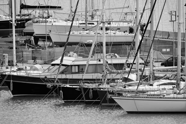 View of luxury yachts in the marina — Stock Photo, Image