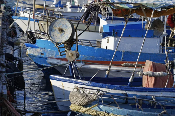 Wooden fishing boats in the port — Stock Photo, Image