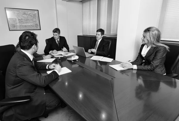 Reunión de negocios en la oficina — Foto de Stock