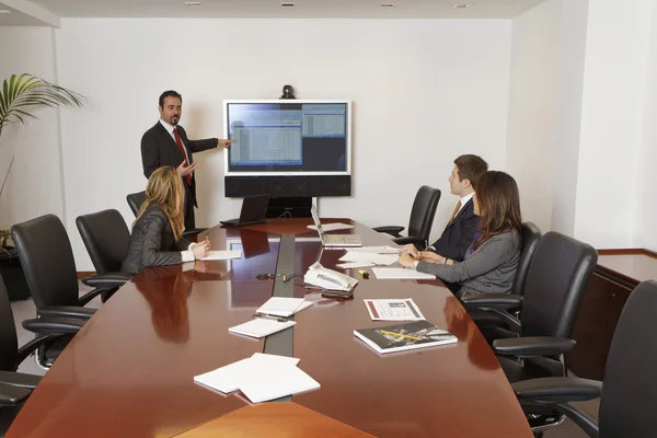 Riunione di lavoro in ufficio — Foto Stock