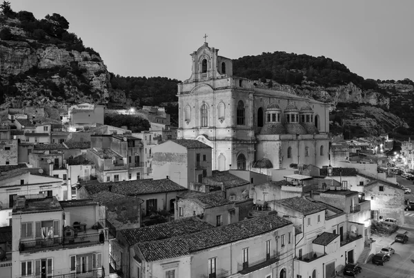 Ciudad y Iglesia Neoclásica S. Maria La Nova en Italia — Foto de Stock