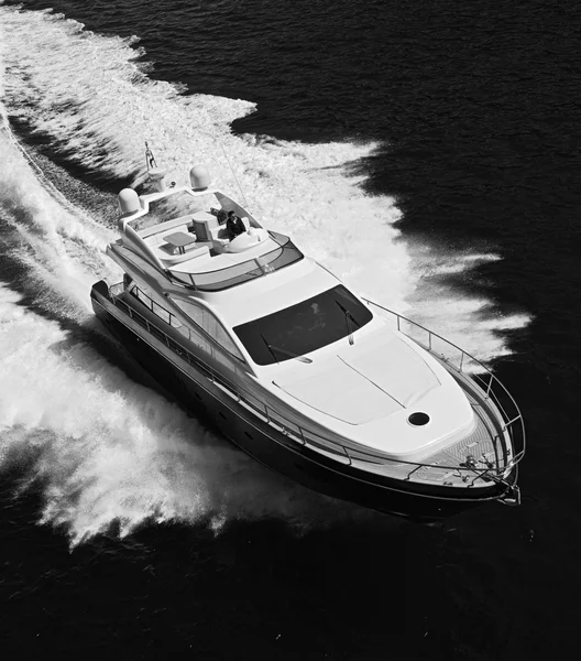 Yacht di lusso nel mare — Foto Stock