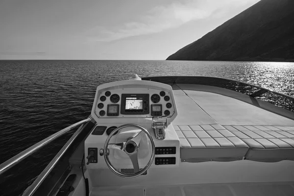 Yacht di lusso nel mare — Foto Stock