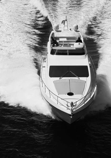 Luxury yacht in the sea — Stock Photo, Image