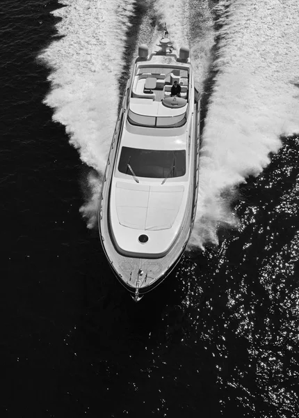 Luxury yacht in the sea — Stock Photo, Image