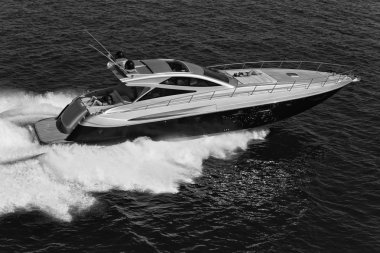 Lüks Yat havadan görünümü