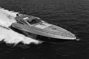 Lüks Yat havadan görünümü