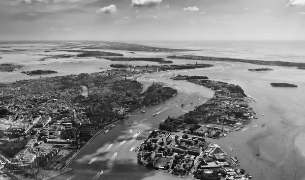 Luftaufnahme von Venedig und der venezianischen Lagune — Stockfoto