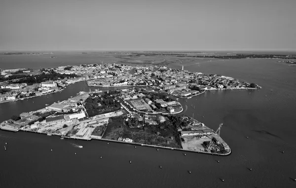 Eiland Murano en uitzicht op de Venetiaanse lagune — Stockfoto