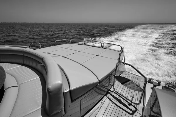 Luxury yacht in Tyrrhenian sea — Stock Photo, Image