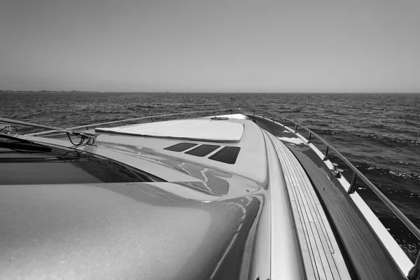 豪华游艇在伊特鲁里亚海 — 图库照片