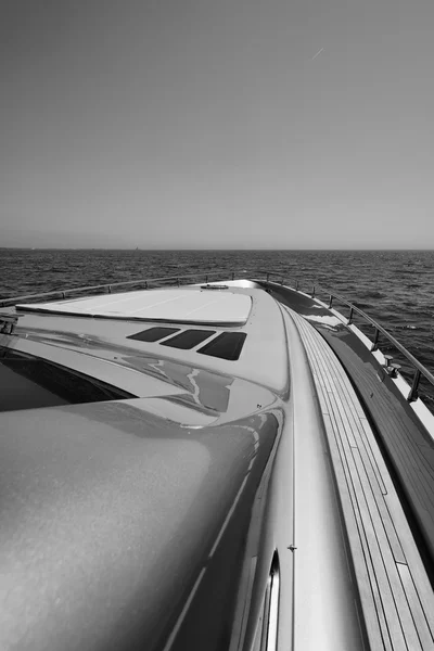 Luxury yacht in Tyrrhenian sea — Stock Photo, Image