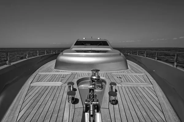 ティレニア海の豪華ヨット — ストック写真
