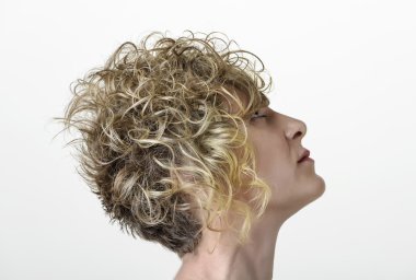 Güzel bir kızın portresi.