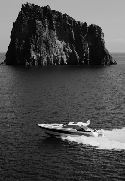 Tirrenian-tengeri luxus yacht — Stock Fotó