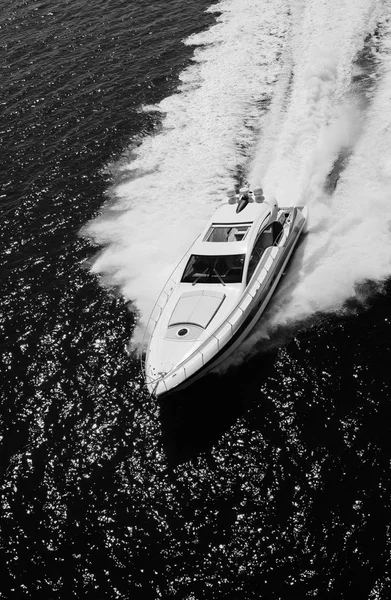 Luxury yacht in Tirrenian sea — Stock Photo, Image