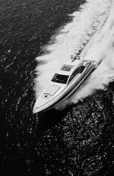 Luxusjacht im Mühringer Meer — Stockfoto