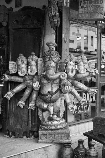 Estatua religiosa de madera de Ganesh Dios —  Fotos de Stock