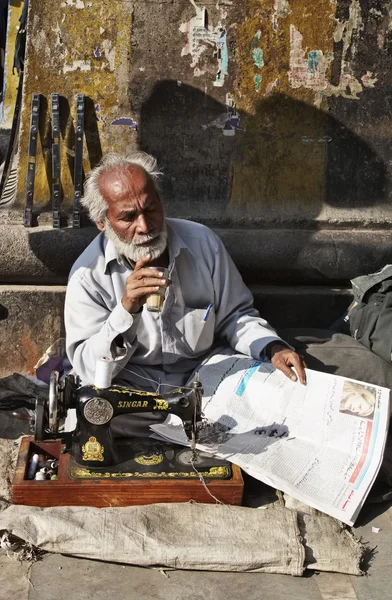 Street taylor at the Uttar Pradesh market — Stock Photo, Image