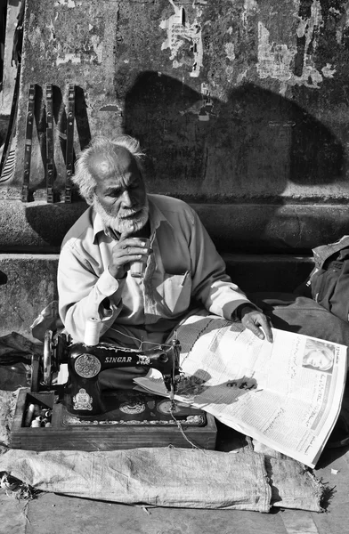 Street taylor at the Uttar Pradesh market — Stock Photo, Image