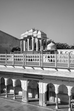 Hindistan sarayda dört bir yana