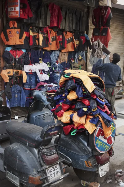 Store at the Uttar Pradesh market in India — Stock Photo, Image