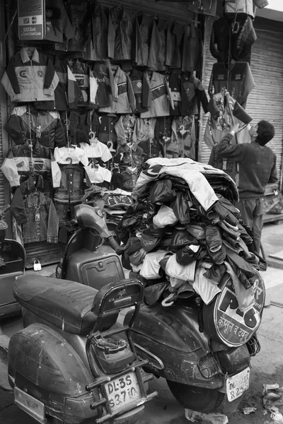 Geschäft auf dem uttar pradesh market in indien — Stockfoto