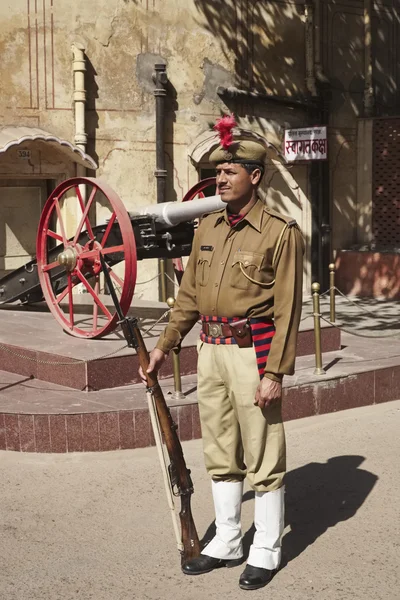Polisi indian pria di Four Winds Palace — Stok Foto