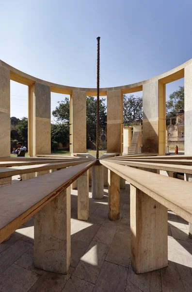 Personnes à l'Observatoire astronomique de Jaipur — Photo