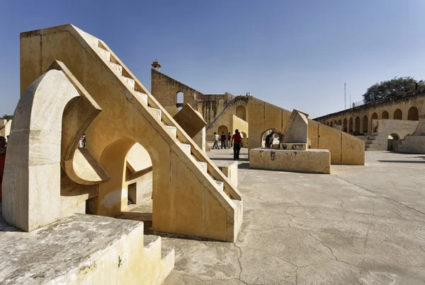 Personas en el Observatorio Astronómico de Jaipur — Foto de Stock