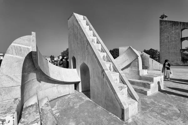 Lidé na astronomické observatoři v jaipur — Stock fotografie