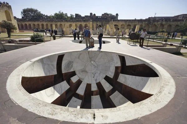 Pessoas no Observatório Astronômico de Jaipur — Fotografia de Stock