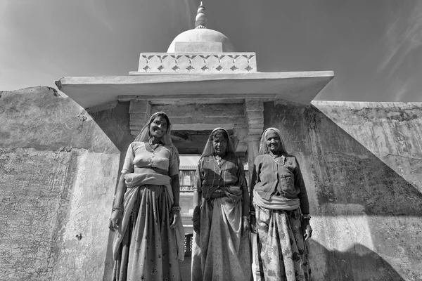Indian women at the Amber Palace — Stock Photo, Image