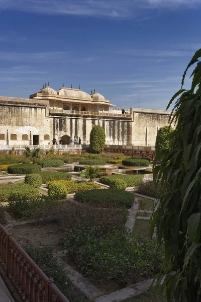 Amber palota kert Indiában — Stock Fotó