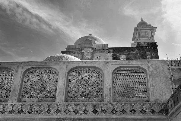 Amber Sarayı bahçe içinde Hindistan — Stok fotoğraf