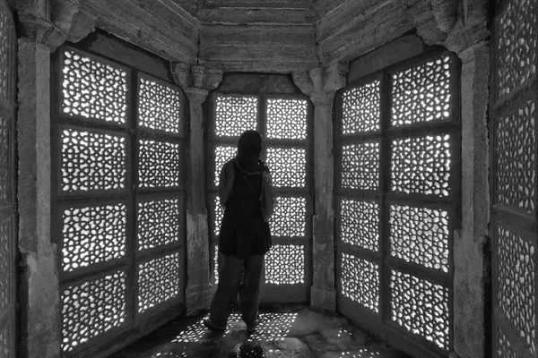 Indian woman at the Amber Palace — Stock Photo, Image