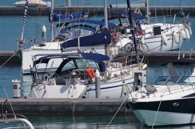 yelkenli tekne Marina