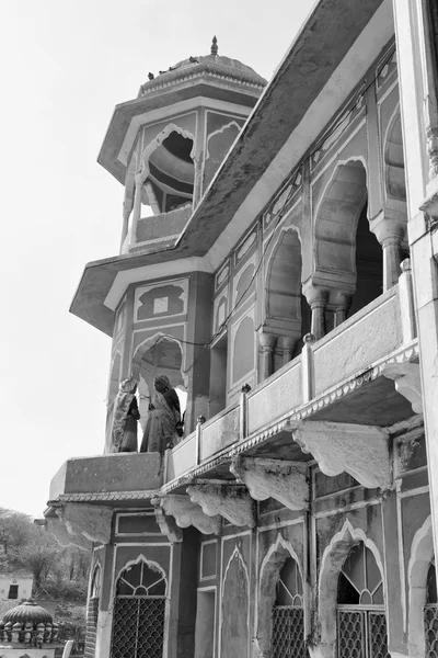 ヒンドゥー教の寺院でインドの女性 — ストック写真