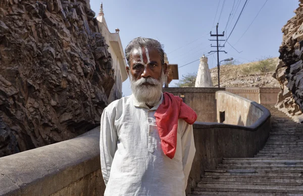 Homme indien à Galta temples hindous — Photo