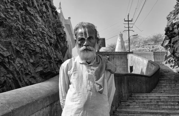Hombre indio en los templos hindúes de Galta —  Fotos de Stock