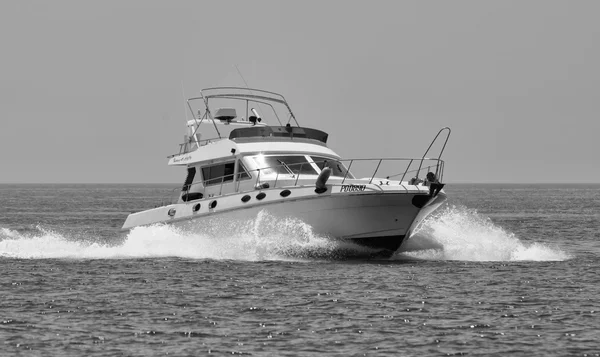 Luxury yacht in the Mediterranean Sea — Stock Photo, Image