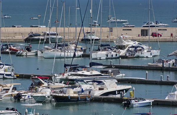 Mar Mediterráneo, Marina di Ragusa, Italia — Foto de Stock